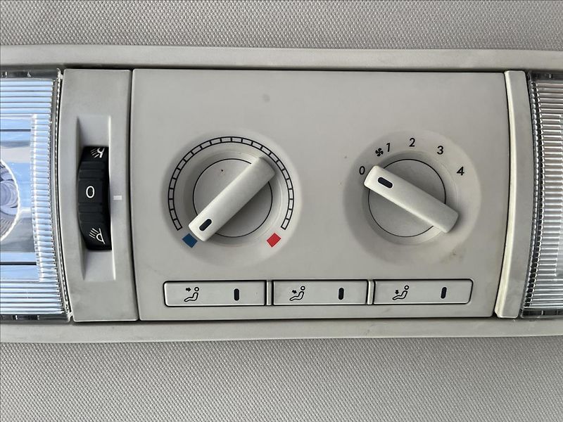 Volkswagen Caravelle 2,5 TDI - fotka 20 z 29