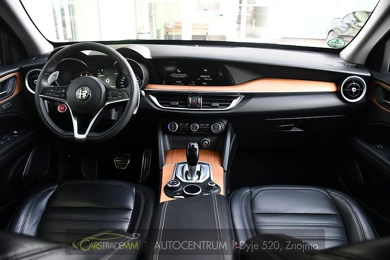 Alfa Romeo Stelvio 2.0 Q4 VELOCE - fotka 21 z 52