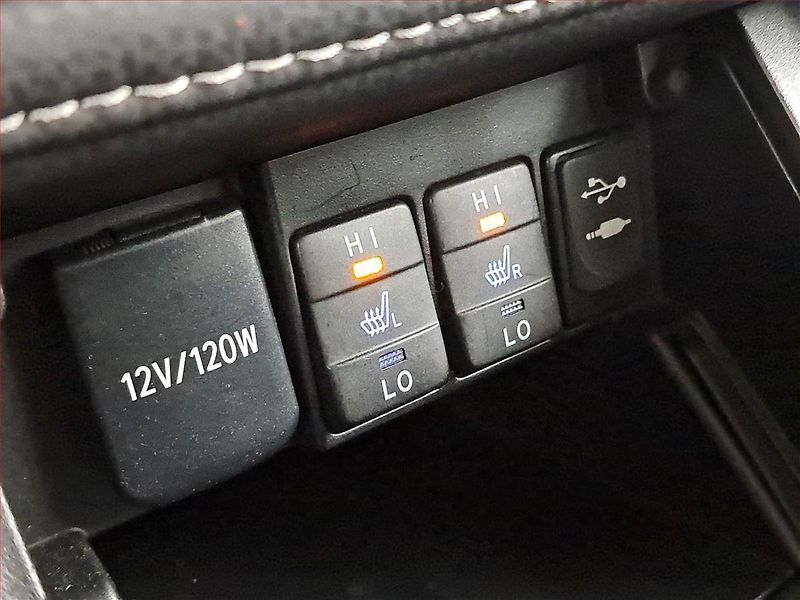 Toyota Corolla (2016) 1.6 Valvematic, Automat, Navi - fotka 17 z 23