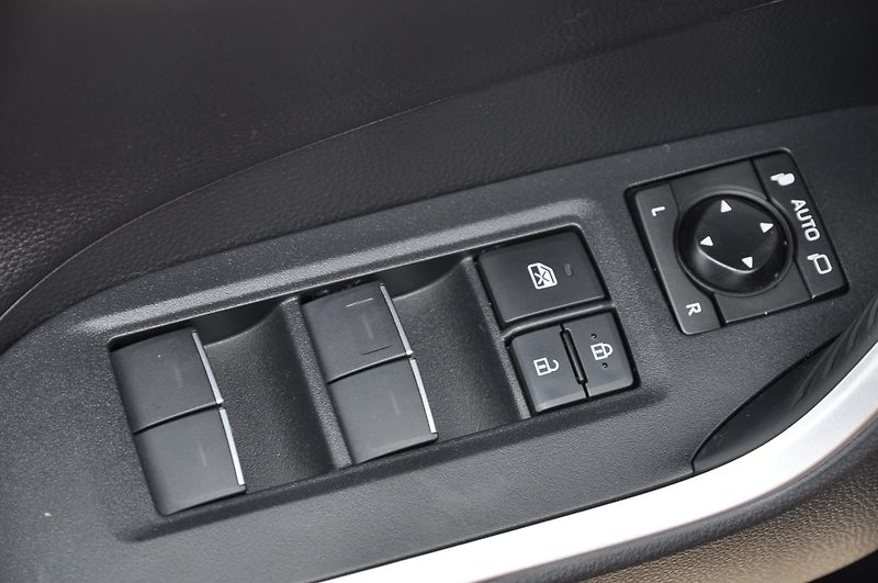 Toyota RAV4 2.5 PHEV 136kW 4x4 Selection - fotka 11 z 20