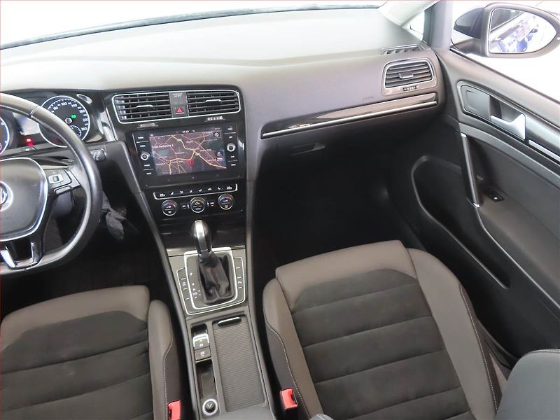 Volkswagen Golf (2018) Marathon Edition 1.5 TSI - fotka 8 z 14