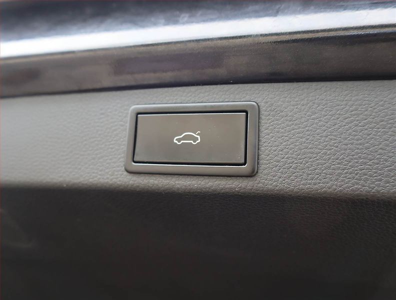 Škoda Karoq (2018) 1.6 TDI, Automat, Navi - fotka 20 z 20