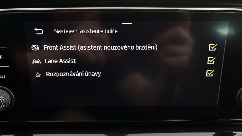 Škoda Octavia 2.0 TDI Ambition Combi - fotka 23 z 24