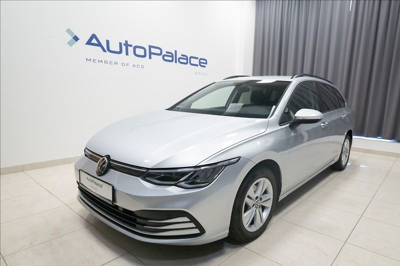 Volkswagen Golf 1,5 eTSI DSG KAMERA VÝHŘEV ČR - fotografie inzerátu
