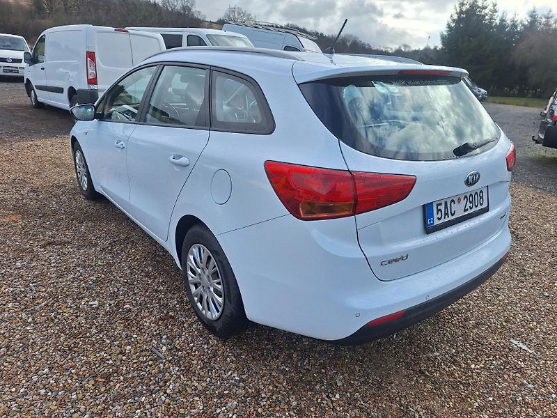 Kia Ceed (2015) 1.4 Crdi  - fotka 9 z 21