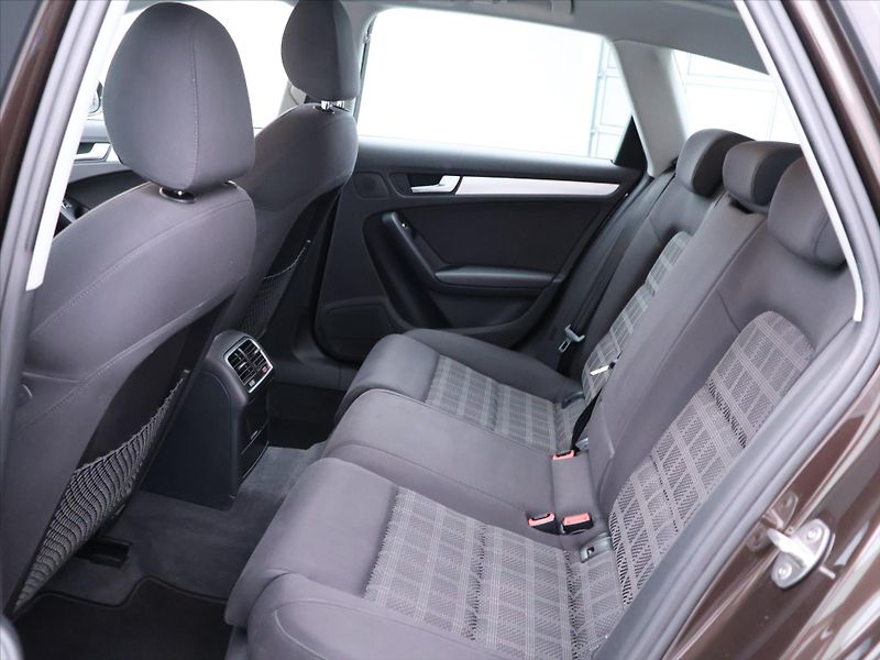 Audi A4 2,0 TDI 110kW quattro Navi Bi- - fotka 14 z 30