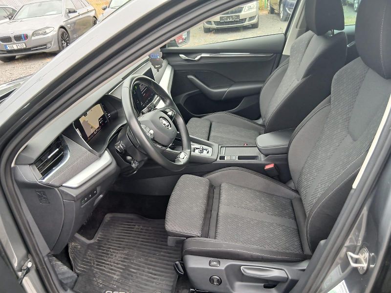 Škoda Octavia 4, iV, Plug in Hybrid, ALU 18 - fotka 58 z 66