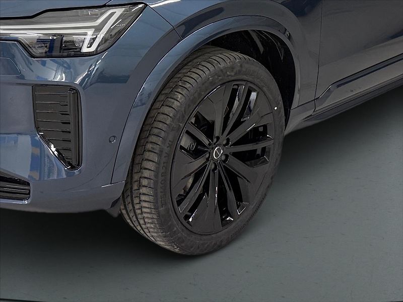 Volvo XC90 2,0  B5 Black Edition - fotka 6 z 15