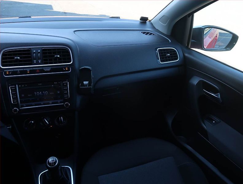 Volkswagen Polo (2012) Style 1.2 TDI, po STK - fotka 8 z 15