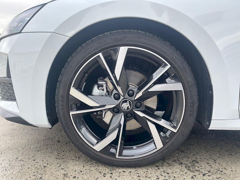 Škoda Octavia (2025) COMBI SPORTLINE 1.5 TSI 110 kW - fotka 15 z 41