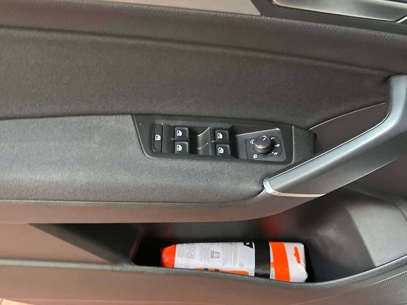 Volkswagen Touran (2021) 1.5 TSI DSG Comfortline - fotka 12 z 20