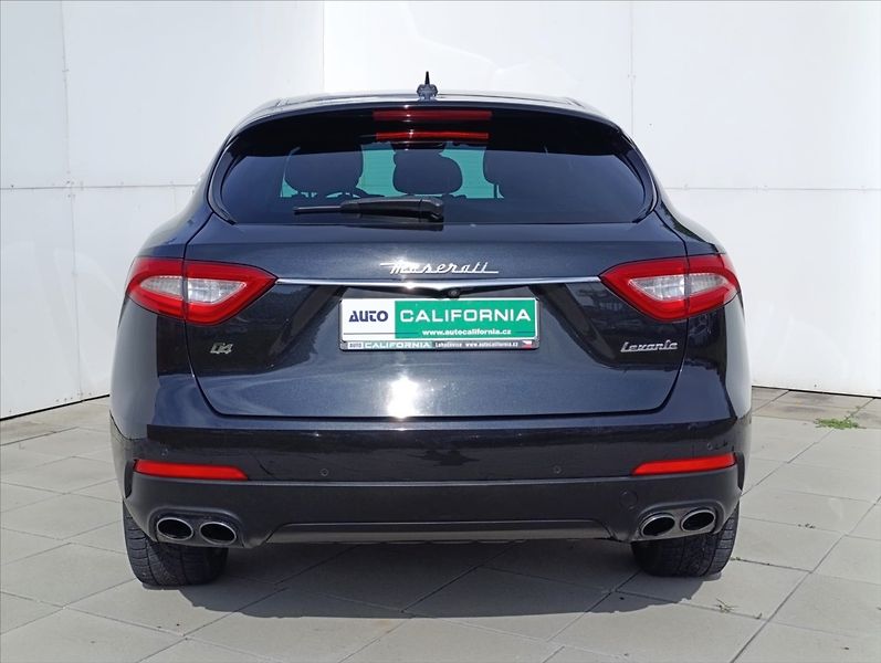 Maserati Levante 3,0 V6 Q4 Kůže,Kamera,Bi-xenon - fotka 8 z 40