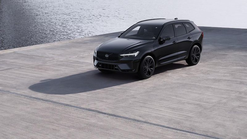 Volvo XC60 (2026) T6 AWD AUT PLUS BLACK EDITION - fotka 2 z 11