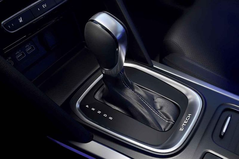 Už jen automat se bude nacházet v interiéru vozu Renault Mégane RS
