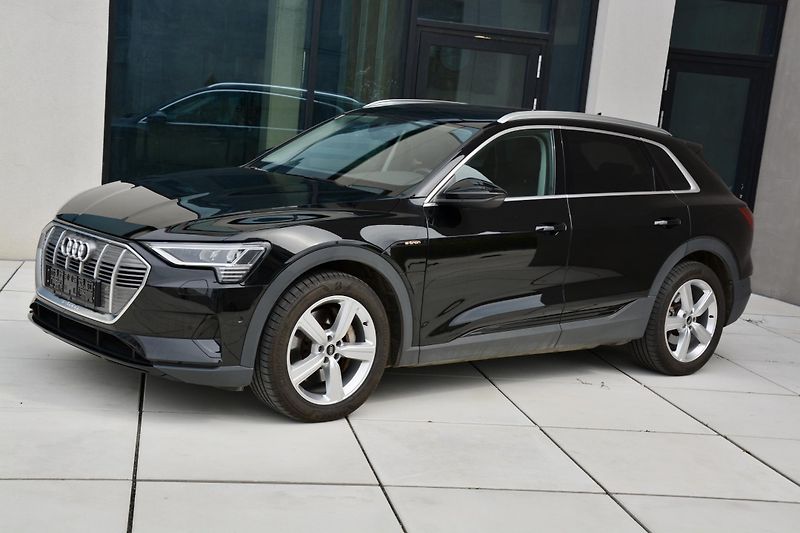 Audi e-tron (2022) 50 QUATTRO BUSSINES 1 Majitel - fotka 11 z 53