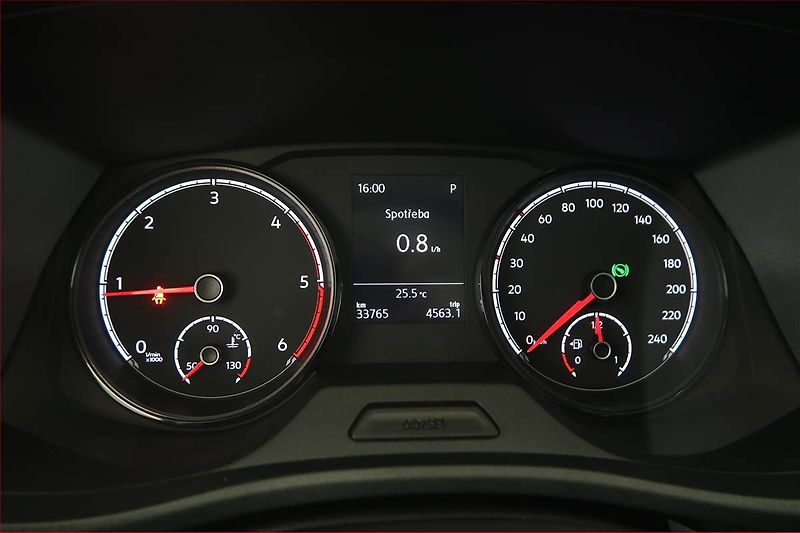 Volkswagen Caravelle (2024) Comfortline 2.0 TDI, ČR, 1Maj - fotka 11 z 19