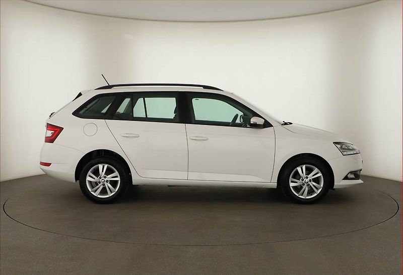 Škoda Fabia (2019) Style 1.0 TSI, ČR,1.maj - fotka 6 z 17