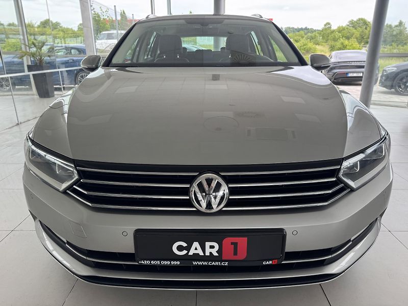 Volkswagen Passat 2,0TDI DSG*Highline*REZERVACE! - fotka 3 z 32