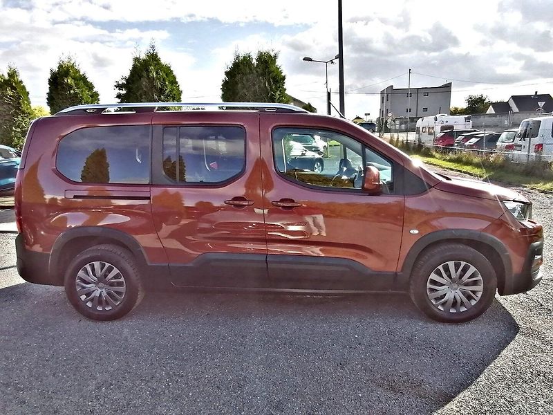 Peugeot Rifter (2020) MAXI 1.2 PureTech Allure EAT8 - fotka 4 z 27