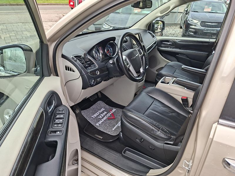 Chrysler Town & Country (2014) 3,6L 7míst, LPG, tažné, 2xkola - fotka 9 z 35