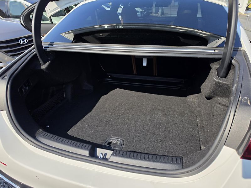 Mercedes-Benz Třídy E 220CDI AMG Nappa Burmester 4D - fotka 5 z 21