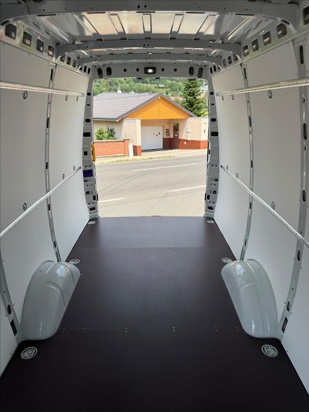 Iveco Daily 3,0   35s18 - fotka 12 z 28