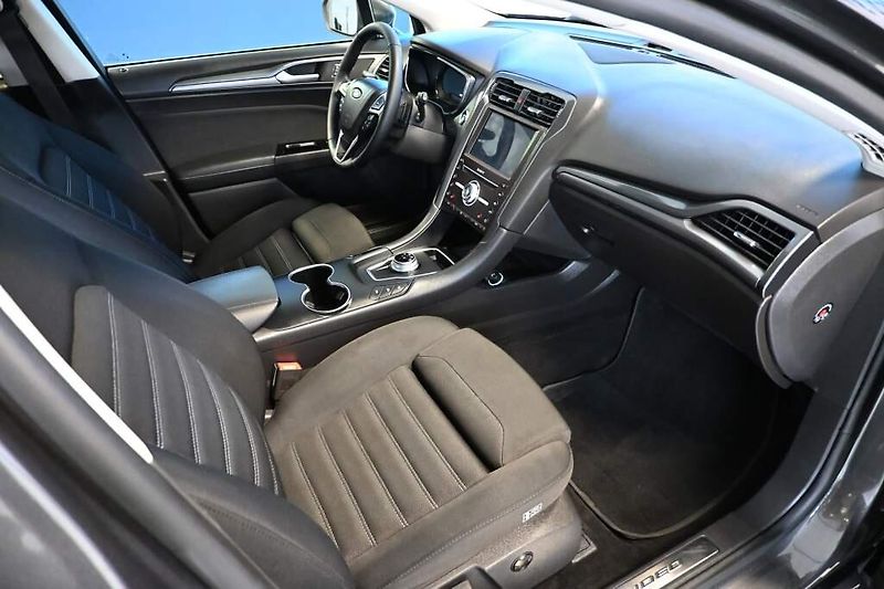 Ford Mondeo (2022) 2.0 LED SONY ACC Tažné 8AT ECO - fotka 10 z 35