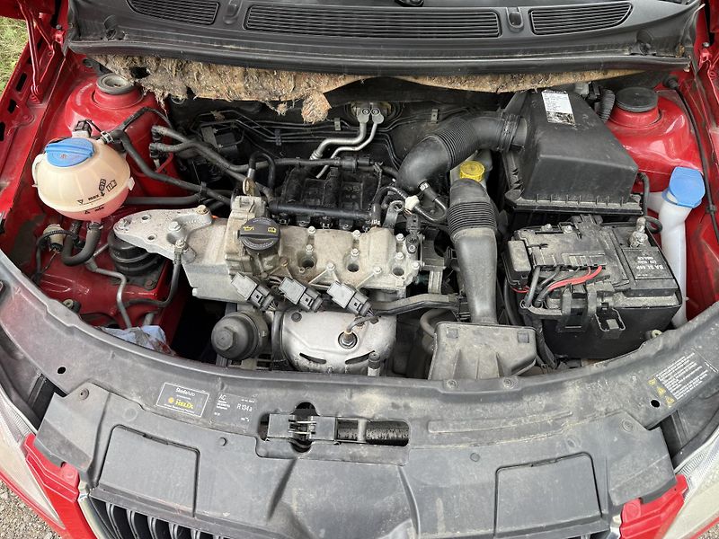 Škoda Fabia 1,2HTP Klimatizace - fotka 19 z 19