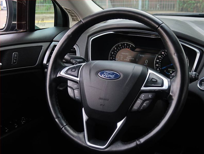 Ford Mondeo (2016) Titanium 2.0 TDCI, 4X4 - fotka 16 z 18