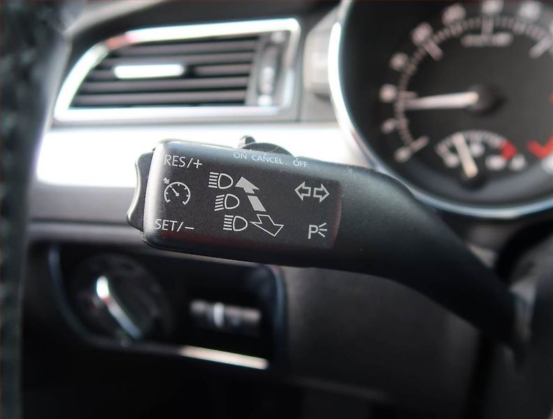 Škoda Superb (2011) 2.0 TDI, Serv.kniha, Xenony - fotka 16 z 16