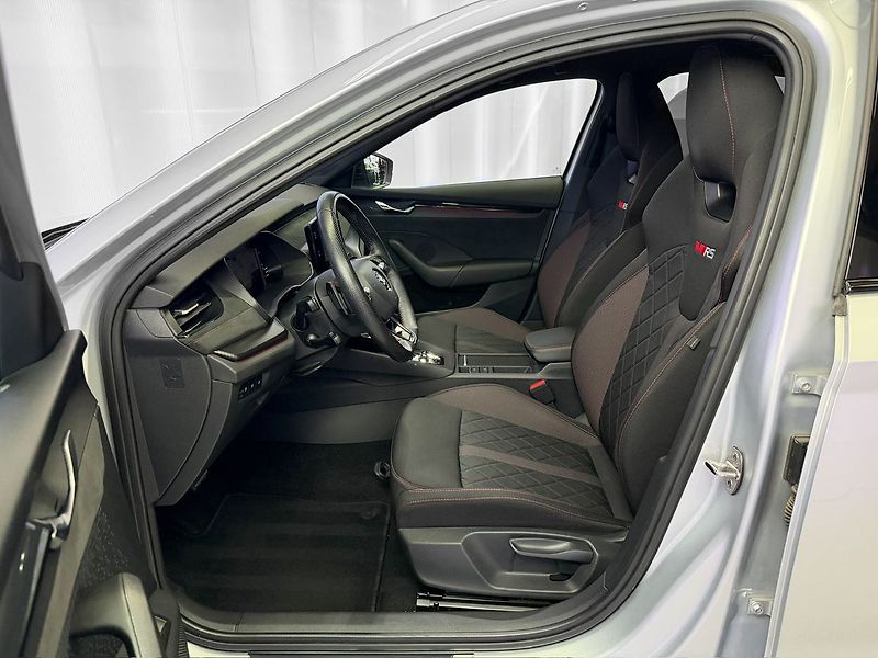 Škoda Octavia 2.0 TSI 180KW DSG RS, HUD, WEB - fotka 11 z 30