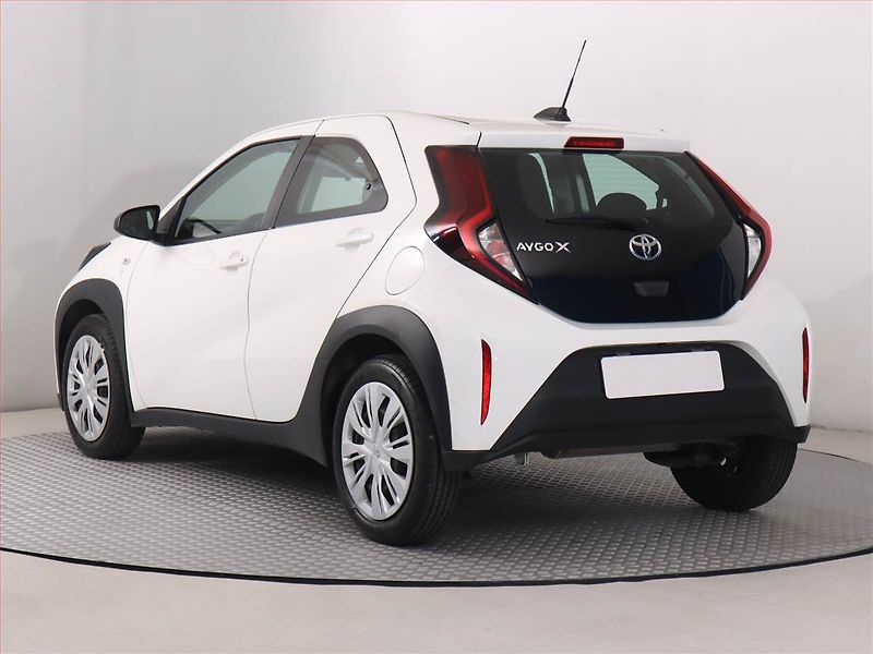 Toyota Aygo (2023) Executive 1.0, Automat - fotka 4 z 18