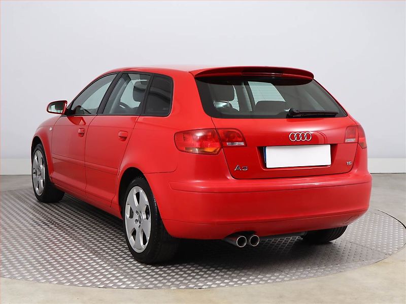 Audi A3 (2007) 1.6, po STK, oblíbený vůz - fotka 4 z 13