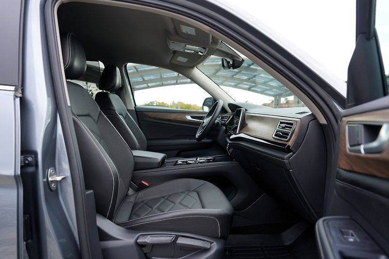 Volkswagen Atlas 2.0 TSI/automat/kůže/7 míst - fotka 26 z 49