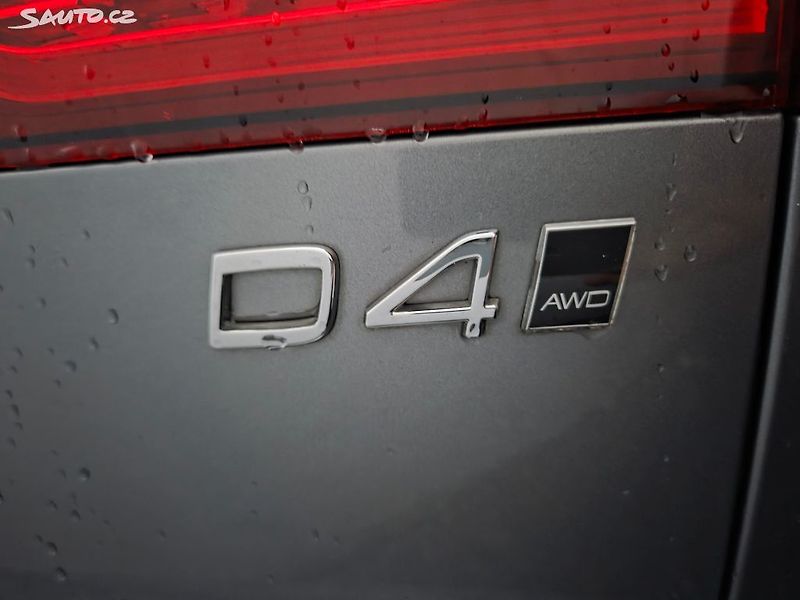Volvo V60 (2020) 2.0 D4 AWD 4x4 Automat - fotka 36 z 37