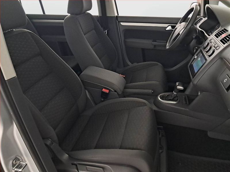 Volkswagen Touran (2006) 1.9 TDI, Automat, 7 míst - fotka 9 z 18