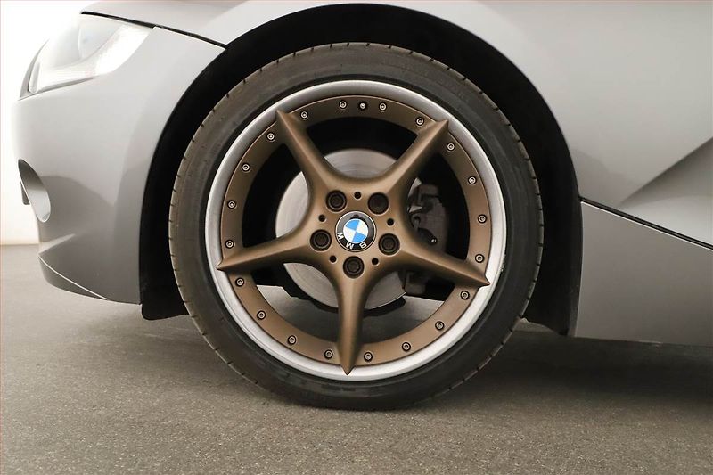 BMW Z4 (2005) 2.2i, Kůže, Tempomat - fotka 11 z 18