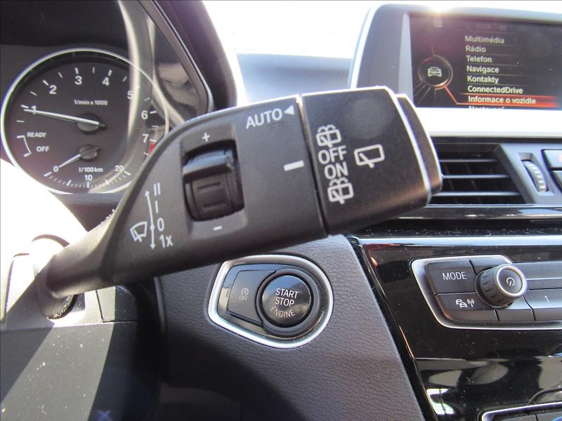 BMW X1 1,5 T sDrive 18i Manuál - fotka 23 z 32