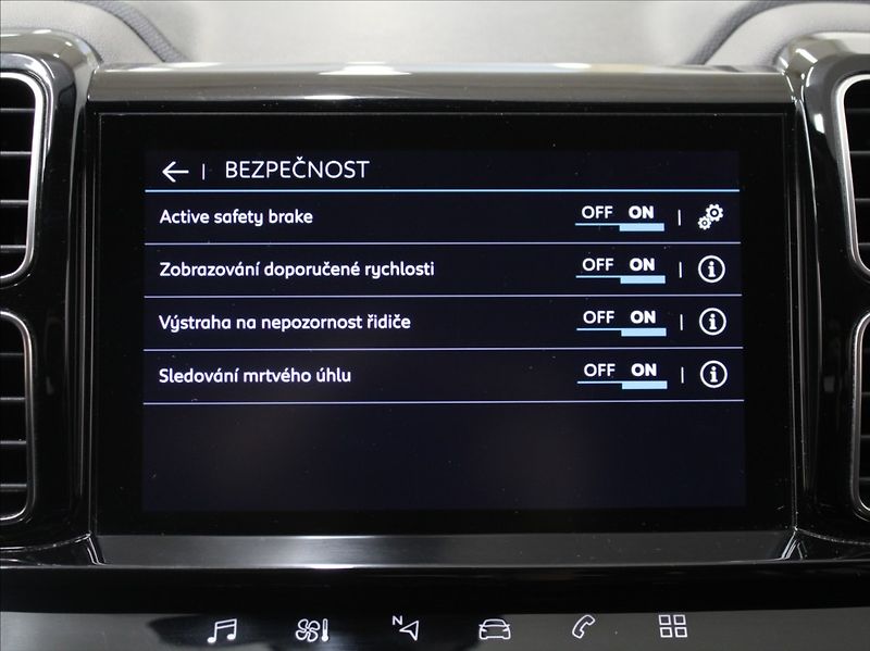Citroën C5 Aircross 1,6 PT 133kW Shine Výprodej! - fotka 13 z 26