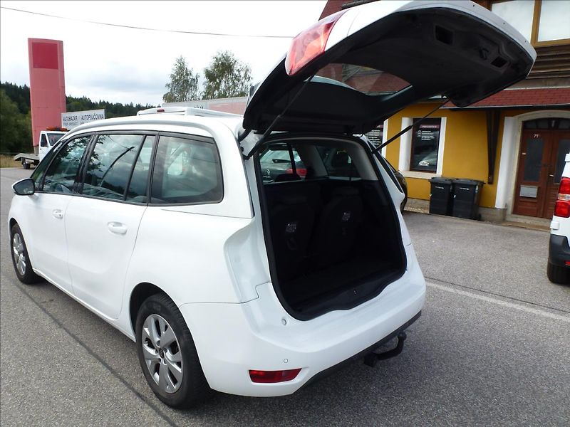 Citroën Grand C4 Picasso 1,2 PureTech 130HP Turbo 6MAN - fotka 20 z 51