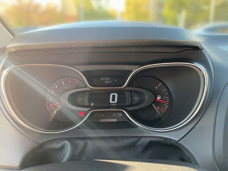 Renault Captur (2019) Limited TCe 130 - fotka 19 z 27