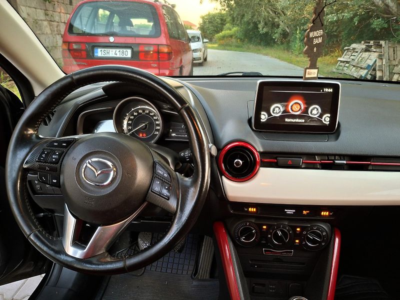 Mazda 2 1.5 benzin  - fotka 39 z 41
