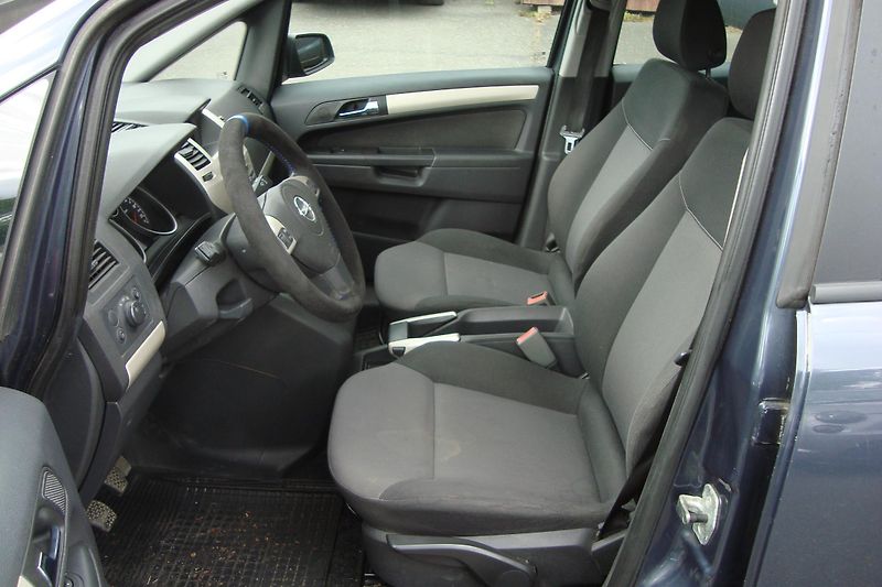 Opel Zafira (2008) 1.9 CDTi,7-M,2.Maj.S.Kn.STK 28 - fotka 22 z 50