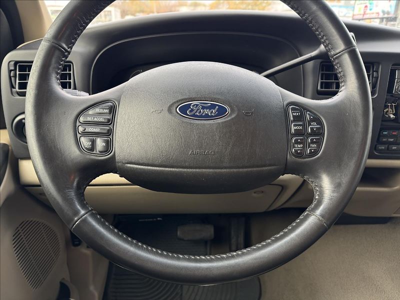Ford Excursion 6,0 V8 4X4 KŮŽE TAŽNÉ NOVÁ STK - fotka 7 z 39