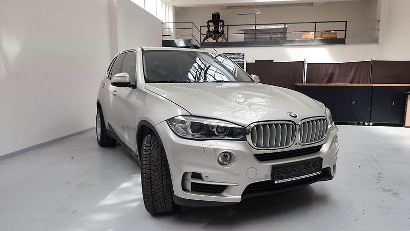 BMW X5 (2014) - fotka 3 z 63