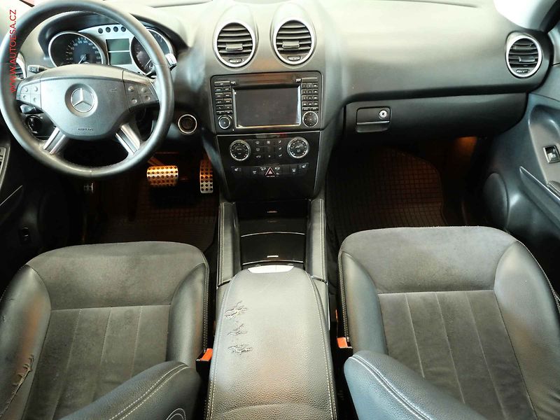 Mercedes-Benz Třídy M (2006) 3.0 CDI ML280 4Mat - fotka 8 z 21