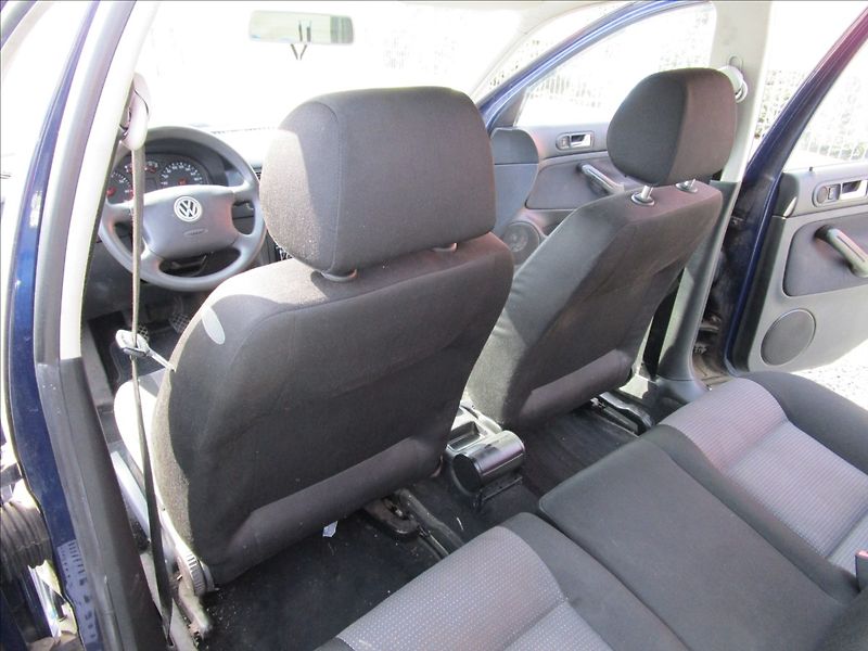 Volkswagen Golf 1.4i 16V, Klima - fotka 24 z 37