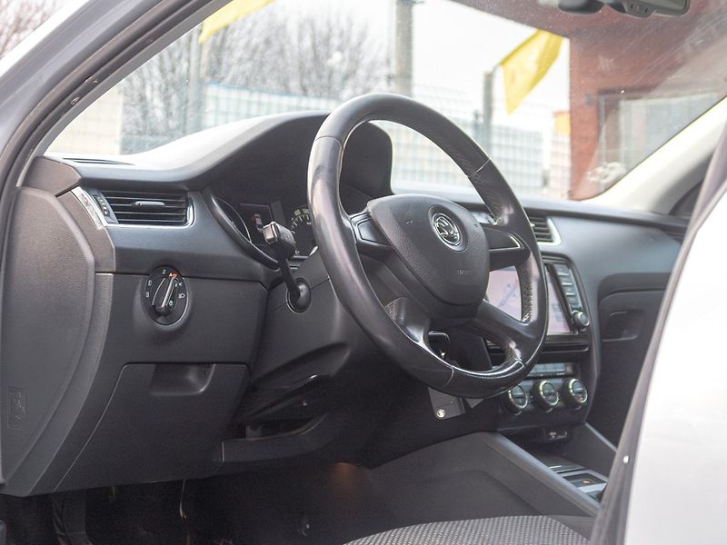 Škoda Octavia (2012) ČR 1.2TSI – NAVIGACE - fotka 12 z 44