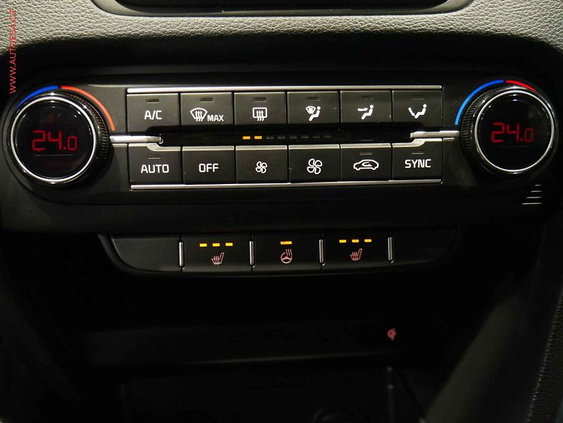 Kia Ceed (2021) 1.5T-GDI, 1.maj,ČR, servis - fotka 17 z 20