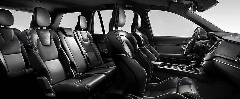 Volvo XC90 v provedení R-Design.